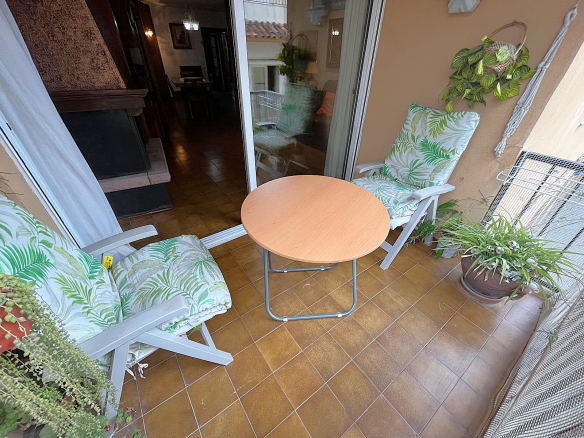 PISO AMPLIO Y MUY CÉNTRICO EN VENTA EN PALAMÓS • ASCENSOR • TERRAZAS