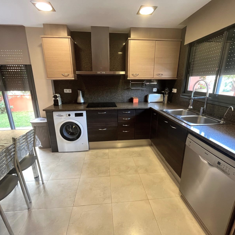 BONITA CASA EN VENTA EN PALAMÓS: CON TERRAZA, JARDÍN, PISCINA-BARBACOA, GARAJE 2 COCHES…