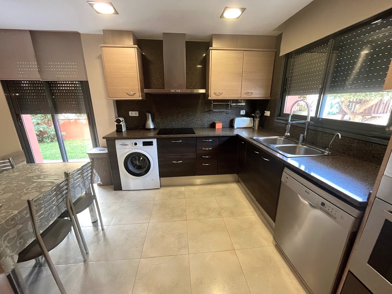 BONITA CASA EN VENTA EN PALAMÓS: CON TERRAZA, JARDÍN, PISCINA-BARBACOA, GARAJE 2 COCHES…