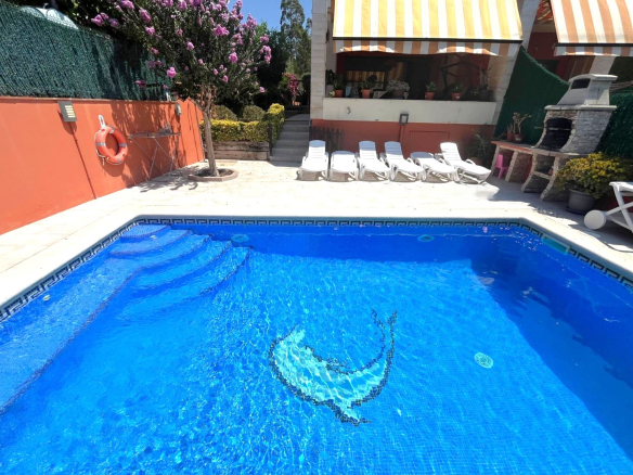 BONITA CASA EN VENTA EN PALAMÓS: CON TERRAZA, JARDÍN, PISCINA-BARBACOA, GARAJE 2 COCHES…