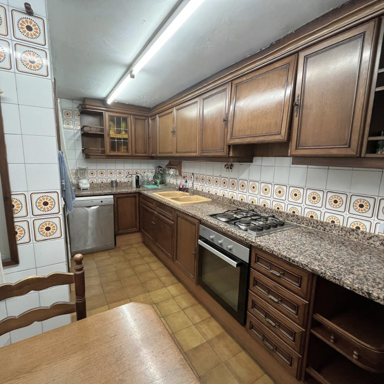 PISO AMPLIO Y MUY CÉNTRICO EN VENTA EN PALAMÓS • ASCENSOR • TERRAZAS
