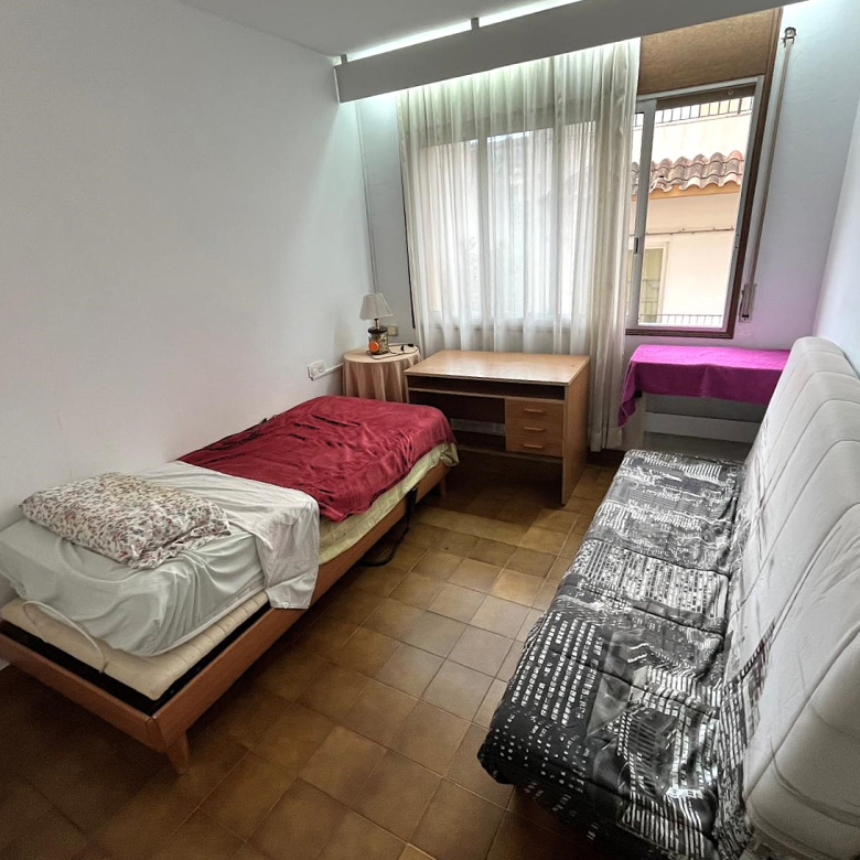 PISO AMPLIO Y MUY CÉNTRICO EN VENTA EN PALAMÓS • ASCENSOR • TERRAZAS