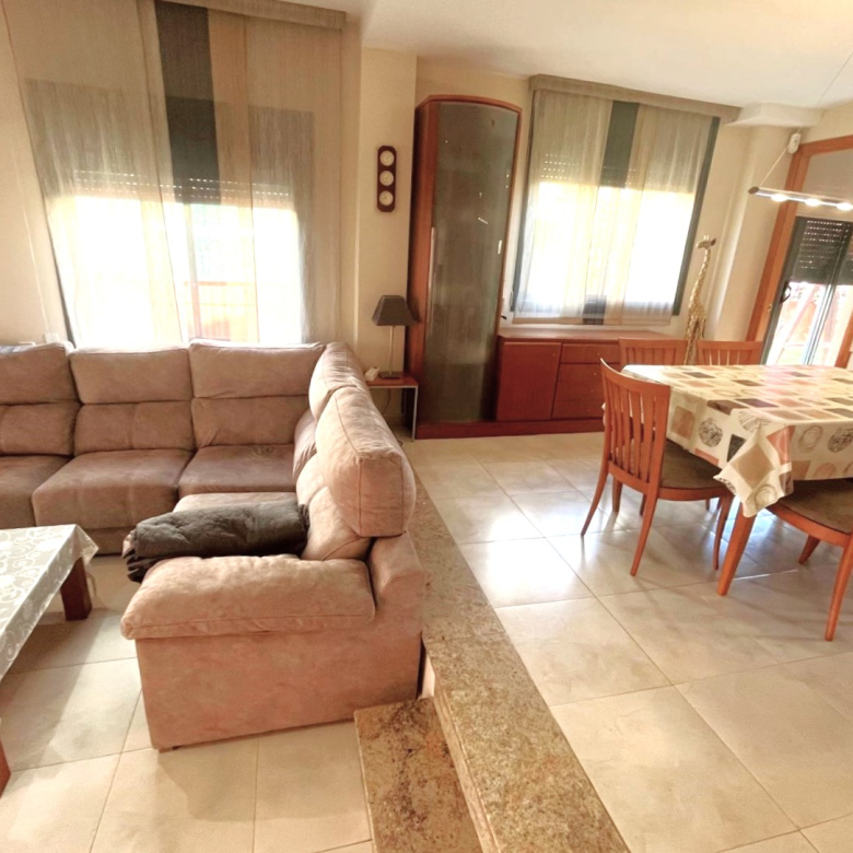 BONITA CASA EN VENTA EN PALAMÓS: CON TERRAZA, JARDÍN, PISCINA-BARBACOA, GARAJE 2 COCHES…