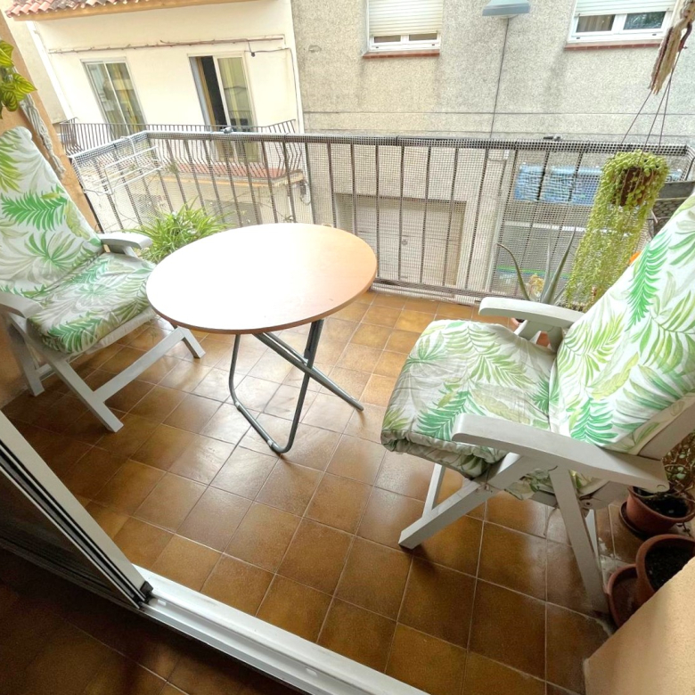 PISO AMPLIO Y MUY CÉNTRICO EN VENTA EN PALAMÓS • ASCENSOR • TERRAZAS