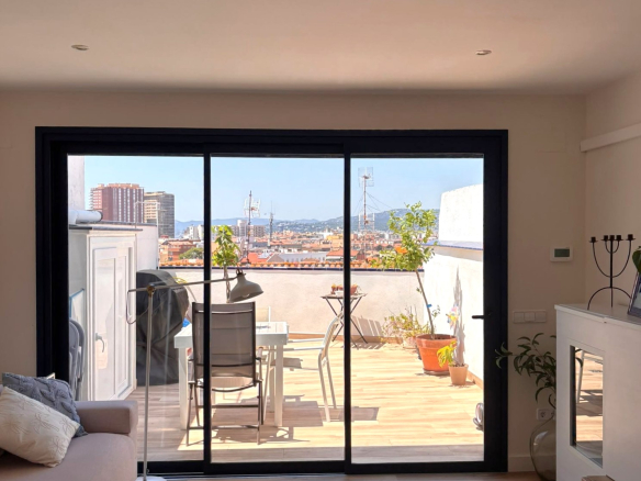 CASA EN VENTA EN PALAMÓS, TOTALMENTE REFORMADA, CON 2 TERRAZAS, PLAZA DE APARCAMIENTO…
