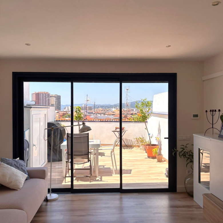 CASA EN VENTA EN PALAMÓS, TOTALMENTE REFORMADA, CON 2 TERRAZAS, PLAZA DE APARCAMIENTO…