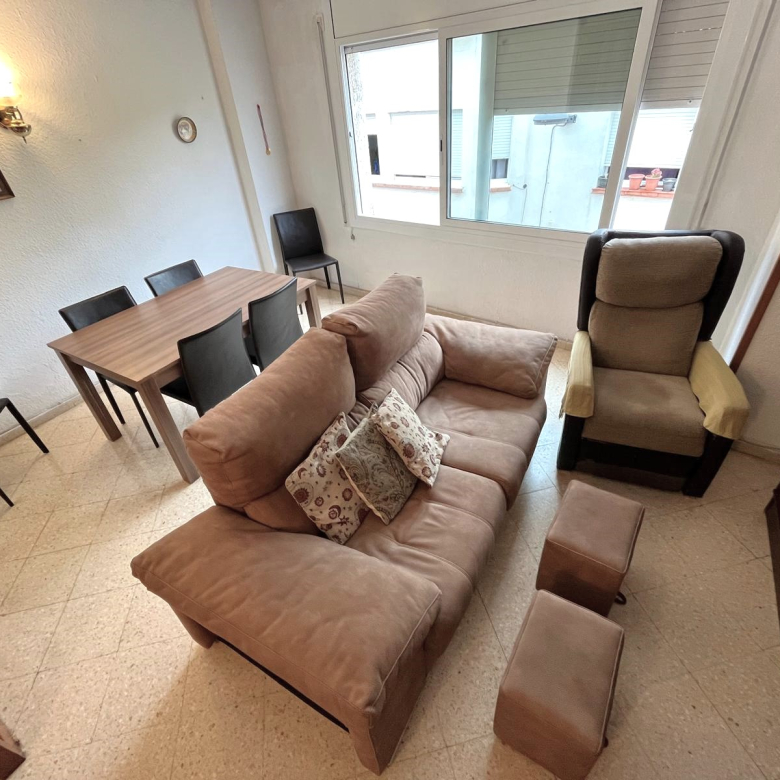 PISO EN VENTA EN EL CENTRO DE PALAMÓS, JUNTO AL MERCADO MUNICIPAL