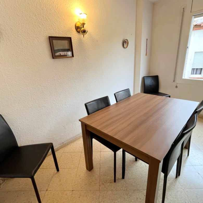 PISO EN VENTA EN EL CENTRO DE PALAMÓS, JUNTO AL MERCADO MUNICIPAL